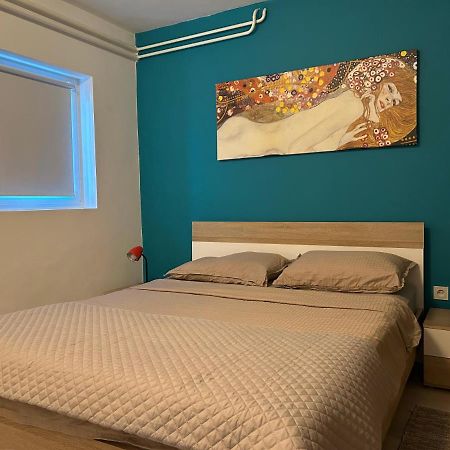 Peaceful Apartment With Patio Rovigno Esterno foto