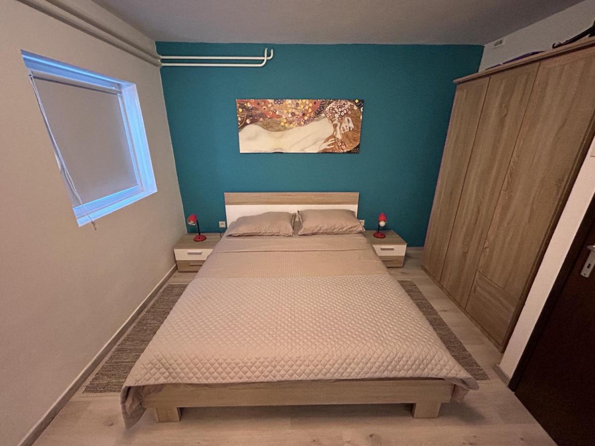 Peaceful Apartment With Patio Rovigno Esterno foto