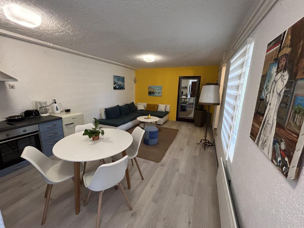Peaceful Apartment With Patio Rovigno Esterno foto