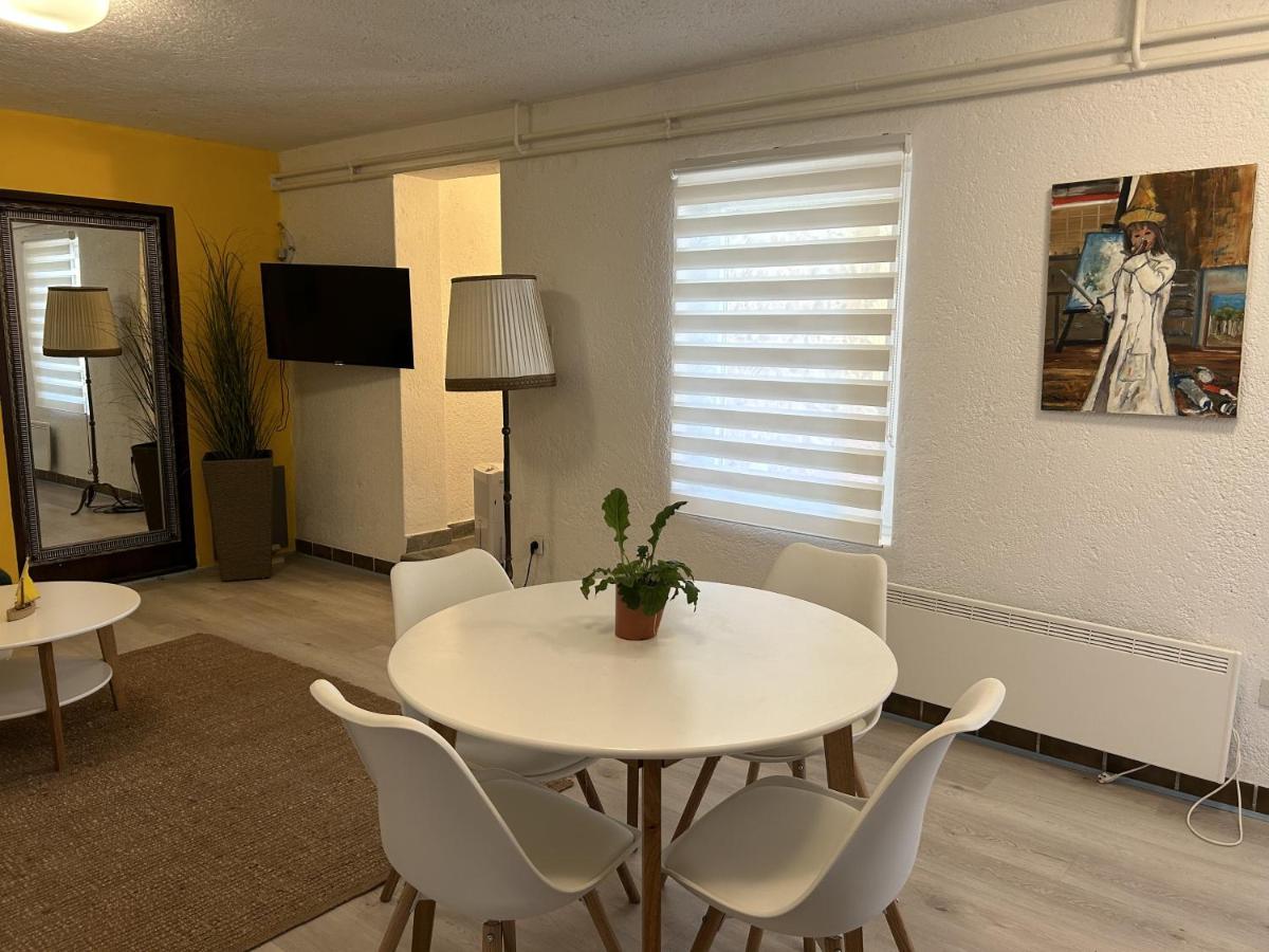Peaceful Apartment With Patio Rovigno Esterno foto