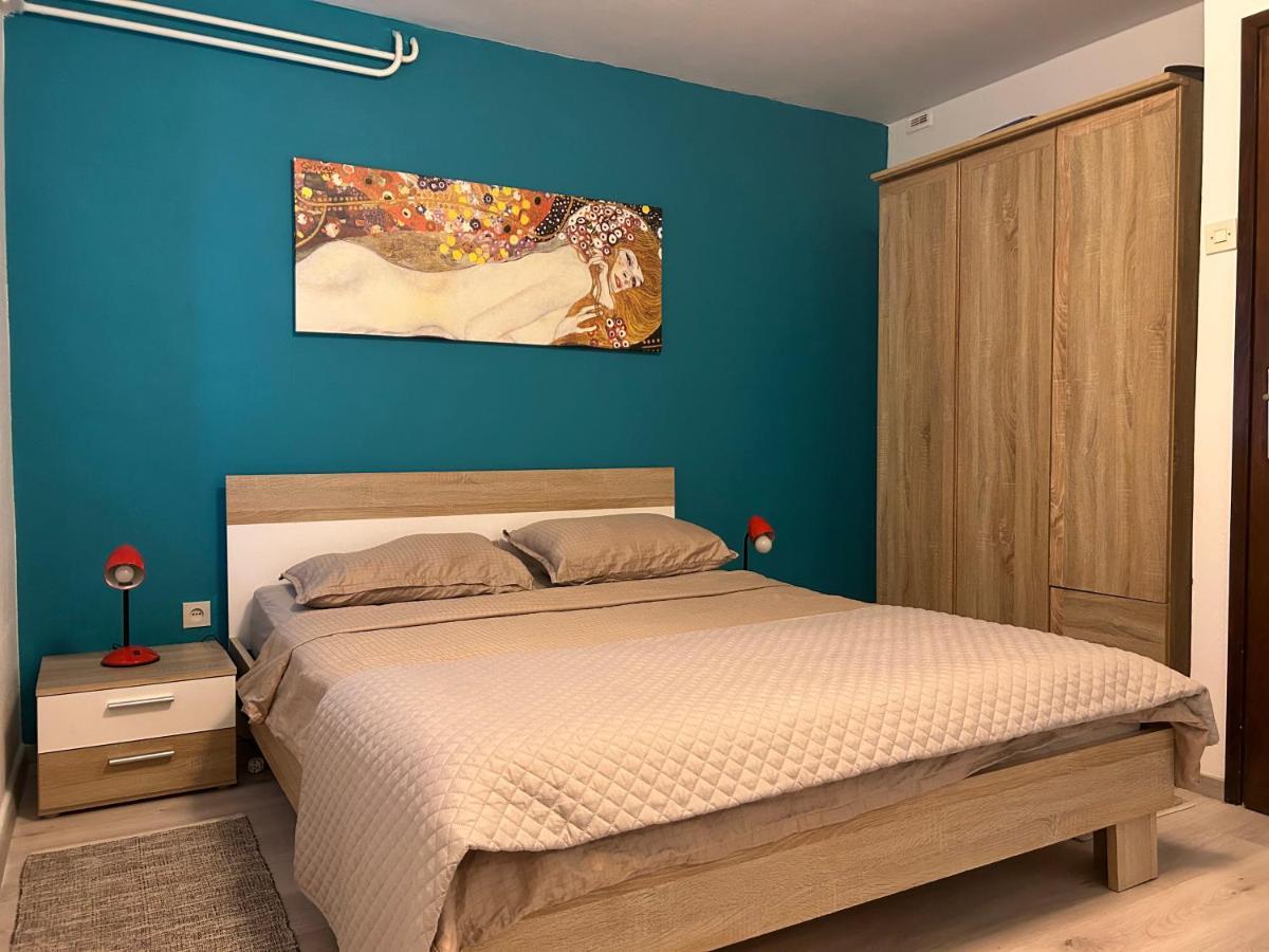 Peaceful Apartment With Patio Rovigno Esterno foto