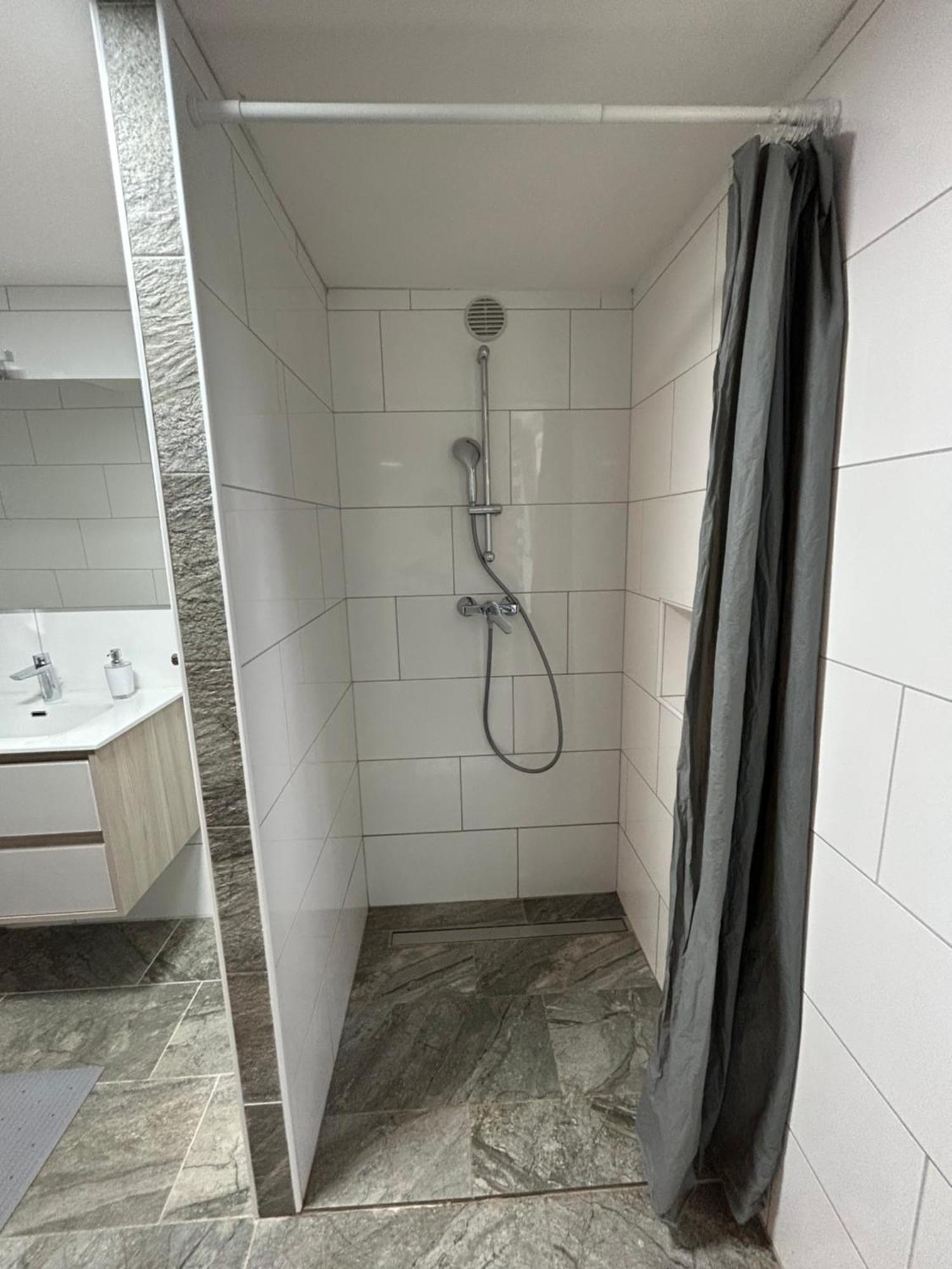 Peaceful Apartment With Patio Rovigno Esterno foto