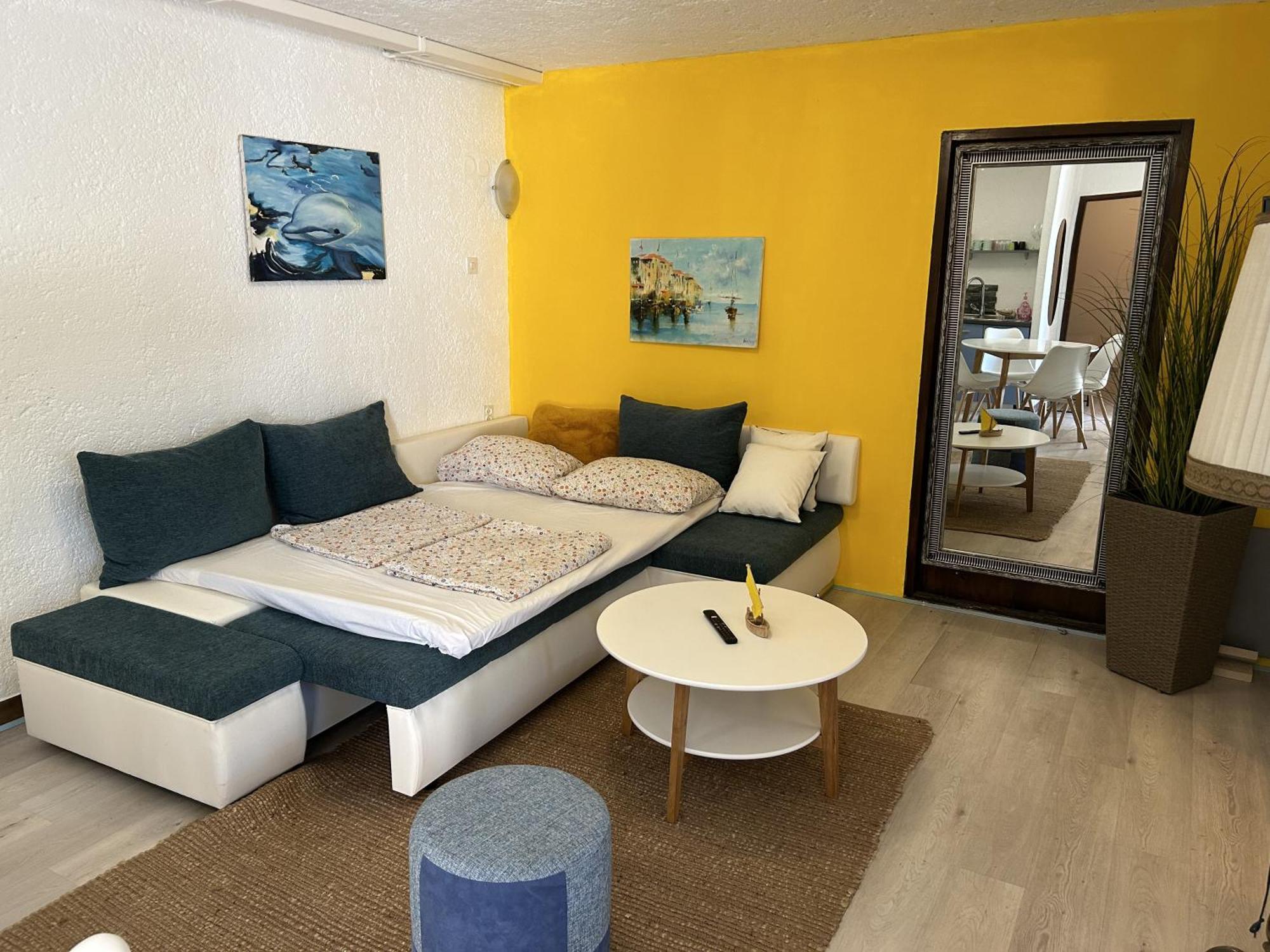 Peaceful Apartment With Patio Rovigno Esterno foto